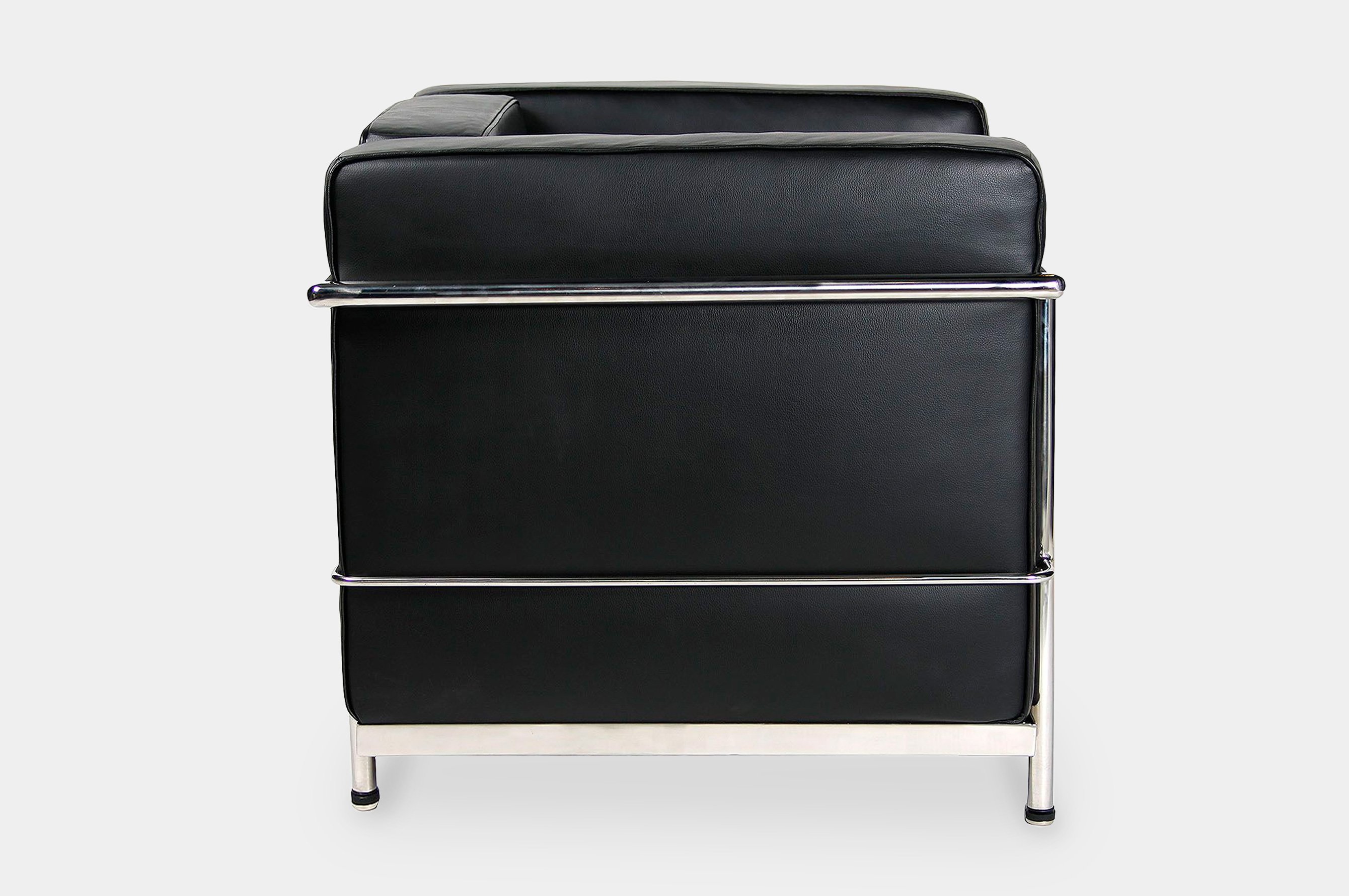 Replica Le Corbusier Petit Armchair 4