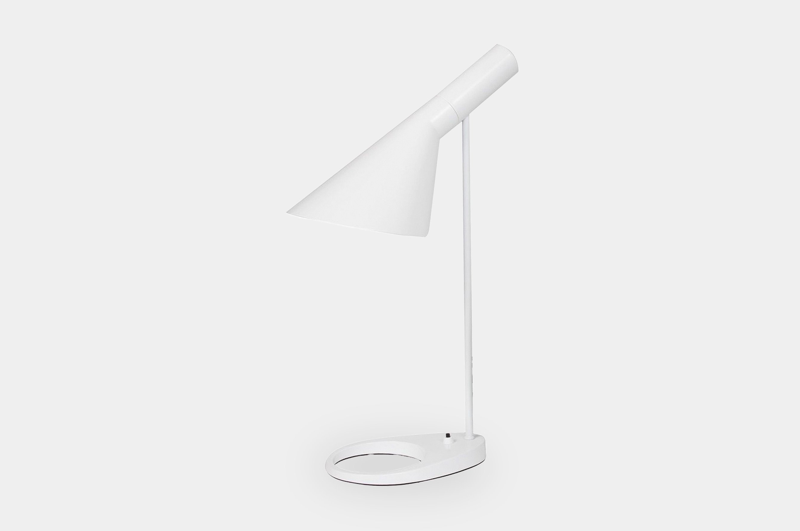 Replica AJ Table Lamp – White 1