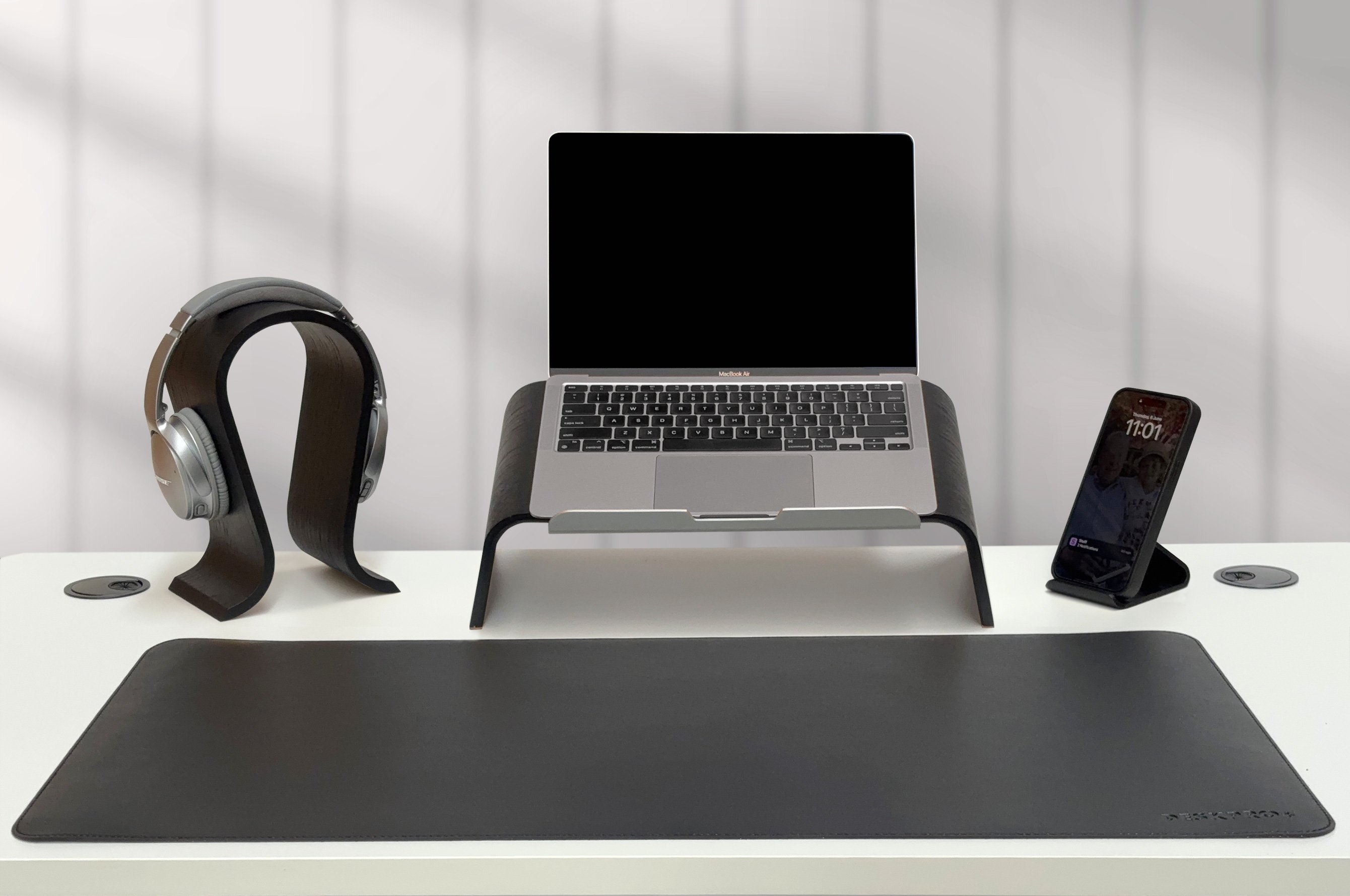 Phone Stand – Oak / Black 6