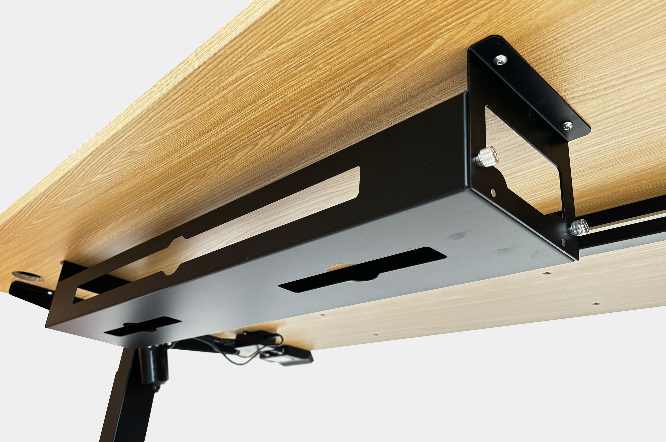 Cable Management Tray Pro+ / Black 2