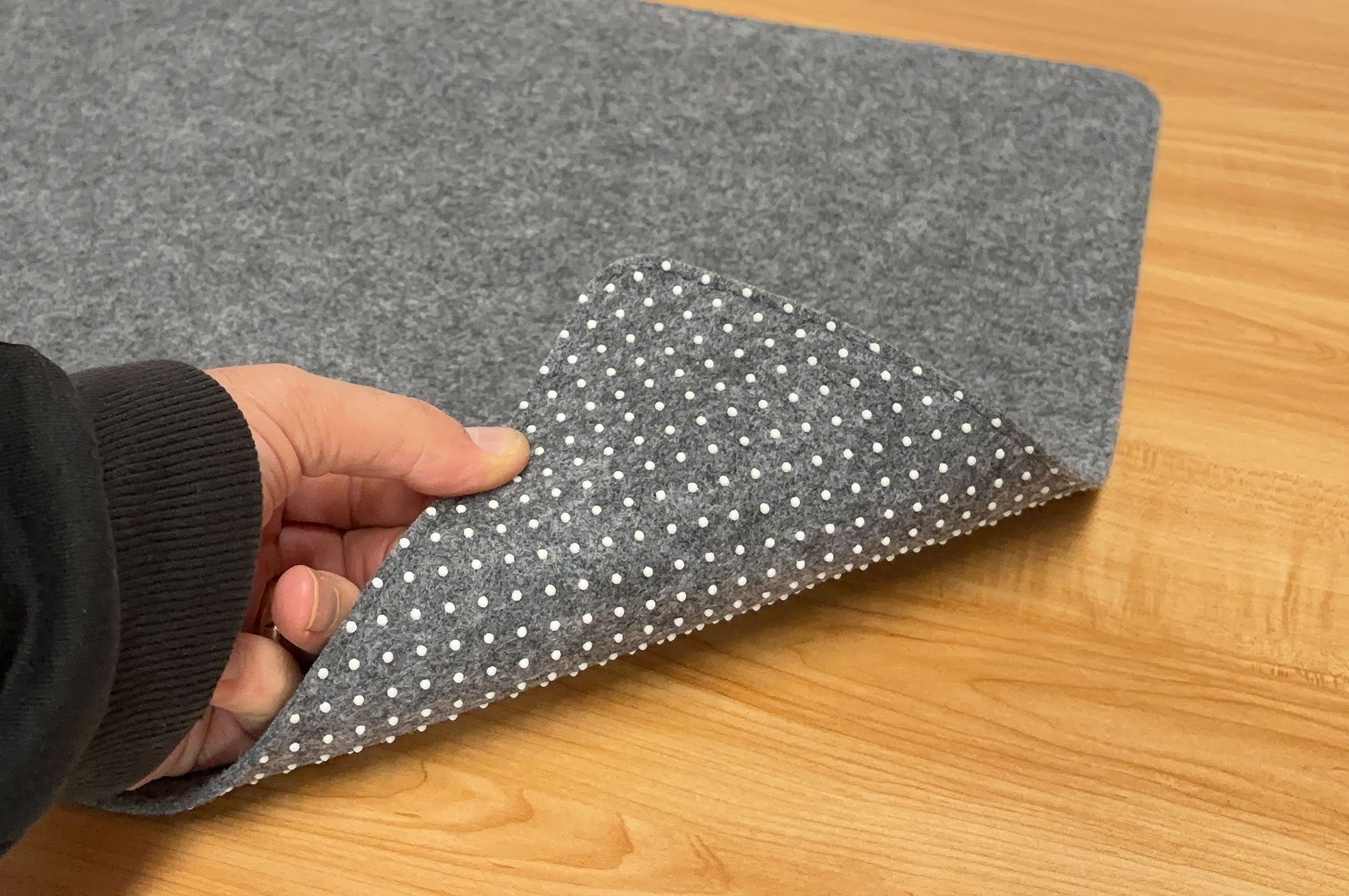 DeskPro+ Desk Pad – Light Grey Felt 4